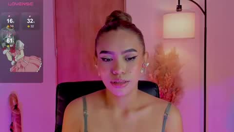 camila online show from 01.10.25