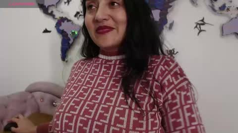 Snapshot of ximenaa_suarez chatting on 12.24.24 ximena suarez online show from 12.24.24