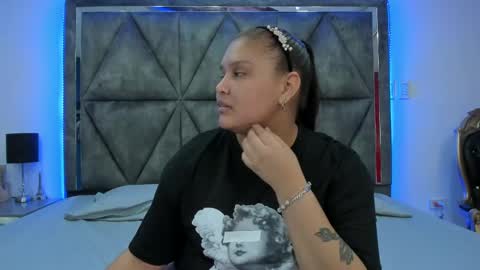 Snapshot of ximenarusso chatting on 12.07.24 online show from 12.07.24