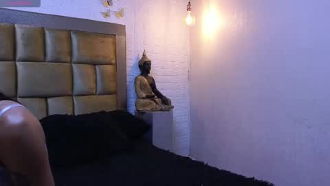 Snapshot of ximenawilliamss chatting on 11.08.25 ximena online show from 11.08.25