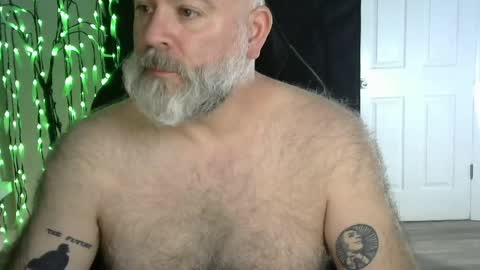 Snapshot of xjohnniex77 chatting on 04.04.26 MrSlowBurn77 online show from 04.04.26