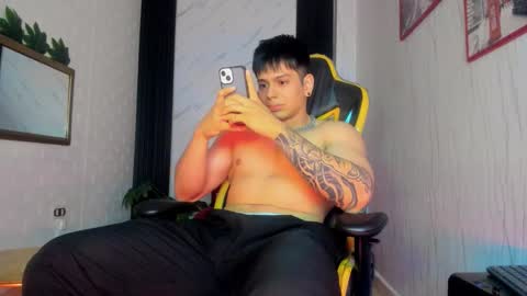 Snapshot of xkevyn chatting on 10.08.25 online show from 10.08.25