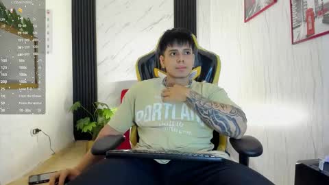 Snapshot of xkevyn chatting on 11.22.25 online show from 11.22.25