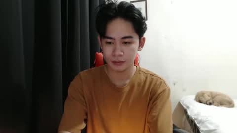 Snapshot of xluminous chatting on 11.05.25 MIKAEL online show from 11.05.25