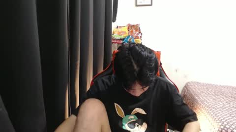 Snapshot of xluminous chatting on 01.05.26 MIKAEL online show from 01.05.26