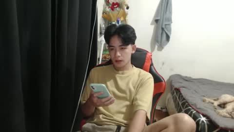 Snapshot of xluminous chatting on 03.12.26 MIKAEL online show from 03.12.26