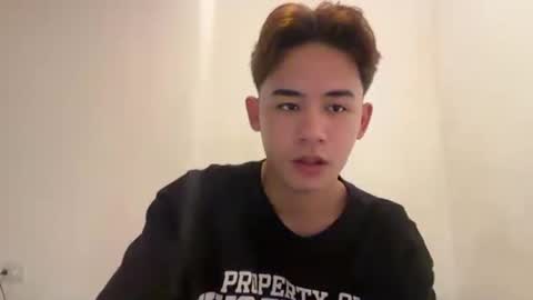 Snapshot of xluminous chatting on 08.01.26 MIKAEL online show from 08.01.26