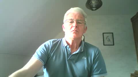 Snapshot of xmaeg3 chatting on 03.10.25 xmaeg3 online show from 03.10.25