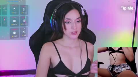 Snapshot of xmialozanoxx chatting on 01.22.25 MiaLozano online show from 01.22.25