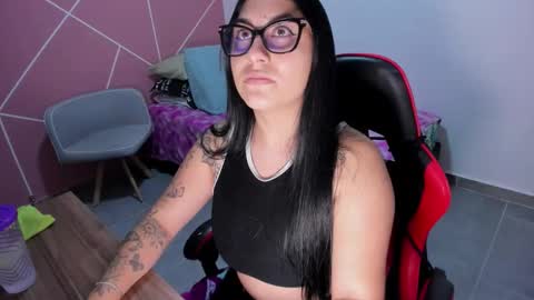 Snapshot of xmilee chatting on 11.09.25 MILEE online show from 11.09.25