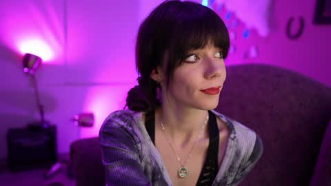 Bella Bondai online show from 01.16.25