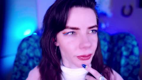 Bella Bondai online show from 12.17.25