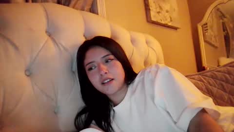 xochampagnemami online show from 02.11.26