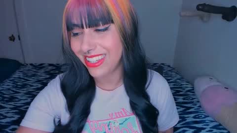 Snapshot of xocurvyrae chatting on 12.05.24 Rae online show from 12.05.24