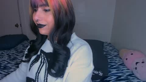 Snapshot of xocurvyrae chatting on 02.16.25 Rae online show from 02.16.25