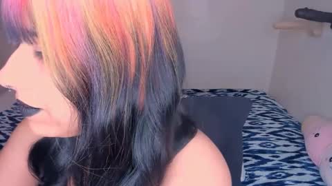 Snapshot of xocurvyrae chatting on 02.18.25 Rae online show from 02.18.25