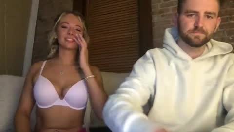 xoprincesspeachxo online show from 10.20.25