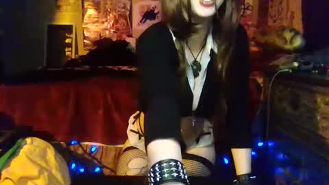 Snapshot of xoxo_bl8ze chatting on 10.09.25 Blazeee online show from 10.09.25