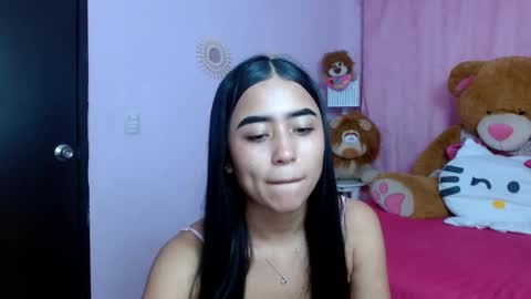 Snapshot of xoxo_melany chatting on 11.15.25 melany online show from 11.15.25