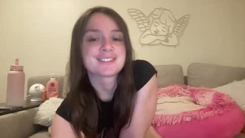 Snapshot of xoxo_roseee chatting on 05.27.26 xoxo rosee online show from 05.27.26