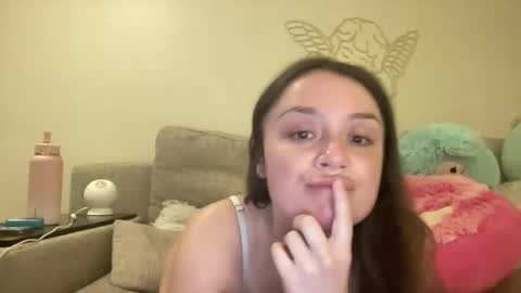 Snapshot of xoxo_roseee chatting on 05.29.26 xoxo rosee online show from 05.29.26