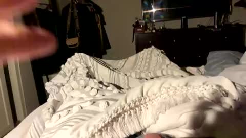 Snapshot of xoxowtf chatting on 12.31.24 xoxowtf online show from 12.31.24