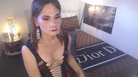 Snapshot of xqueenyasiandomcumx chatting on 09.25.25 address me as QUEEN NINA A Little Bit of ANGELIC FACE with a Wild Demonic Side online show from 09.25.25