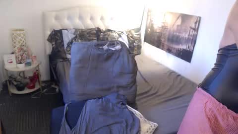 Snapshot of xqueenyasiandomcumx chatting on 03.25.26 address me as QUEEN NINA A Little Bit of ANGELIC FACE with a Wild Demonic Side online show from 03.25.26