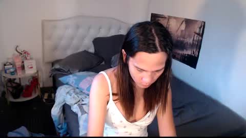 Snapshot of xqueenyasiandomcumx chatting on 06.21.26 address me as QUEEN NINA A Little Bit of ANGELIC FACE with a Wild Demonic Side online show from 06.21.26