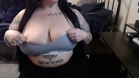 xorileyschembri online show from 12.24.24