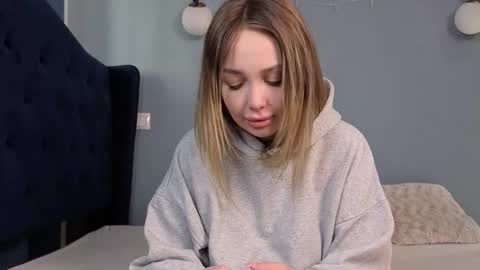 AnnaMaee online show from 03.17.26