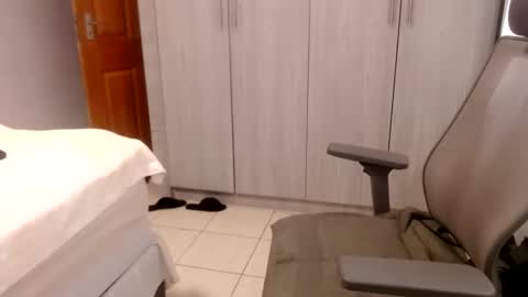 spykeXtee online show from 02.04.25