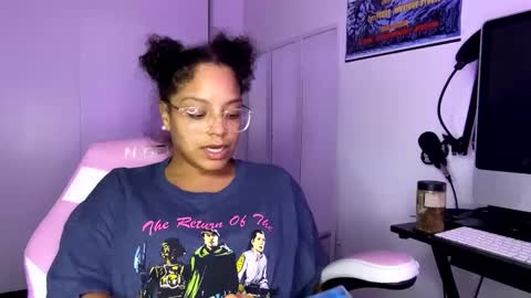 xStarGazingx online show from 09.18.25