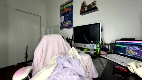 xStarGazingx online show from 10.22.25