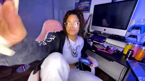 xStarGazingx online show from 01.16.26