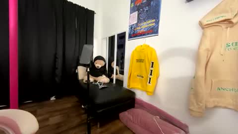 xStarGazingx online show from 04.27.26