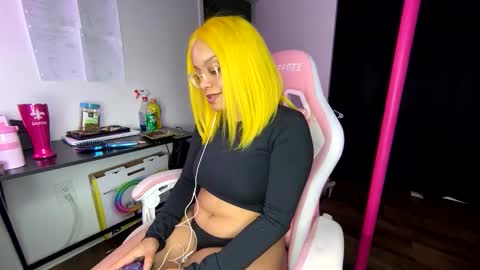 xStarGazingx online show from 05.01.26