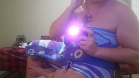 Snapshot of xsweetxgirl27x chatting on 10.10.25 xsweetxgirl27x online show from 10.10.25