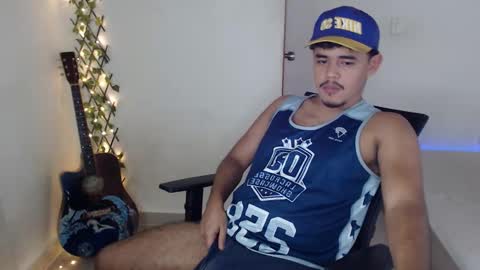 Snapshot of xtranherr chatting on 12.17.25 xtranherr online show from 12.17.25