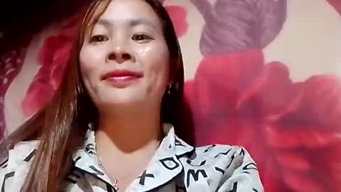 Snapshot of xuxulove00 chatting on 12.15.25 xuxulove00 online show from 12.15.25