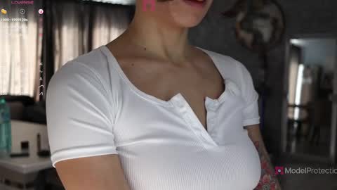 Snapshot of xwithy chatting on 02.11.25 FrancyStepmom and YStepson INTERESTED IN A GIRL-GIRL COLLABORATION TEXT ME HERE or INSTAGRAM online show from 02.11.25