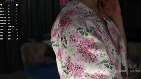 Snapshot of xwithy chatting on 03.05.25 FrancyStepmom and YStepson INTERESTED IN A GIRL-GIRL COLLABORATION TEXT ME HERE or INSTAGRAM online show from 03.05.25