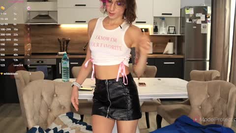 Snapshot of xwithy chatting on 11.04.25 FrancyStepmom and YStepson INTERESTED IN A GIRL-GIRL COLLABORATION TEXT ME HERE or INSTAGRAM online show from 11.04.25