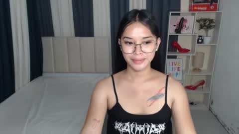 CHLOES ROOM online show from 09.16.25