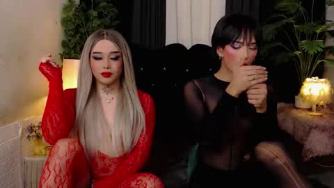 Snapshot of xxgoddessofsatisfactionxx chatting on 10.14.25 Sophie online show from 10.14.25