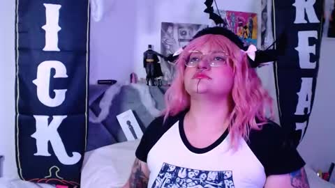 Snapshot of xxgreengoodxx chatting on 10.24.25 xxgreengoodxx online show from 10.24.25