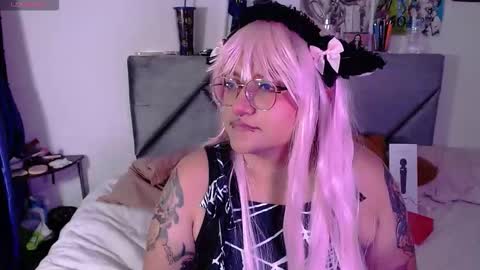 Snapshot of xxgreengoodxx chatting on 11.04.25 xxgreengoodxx online show from 11.04.25