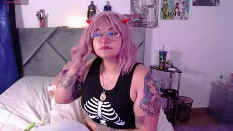 Snapshot of xxgreengoodxx chatting on 11.11.25 xxgreengoodxx online show from 11.11.25