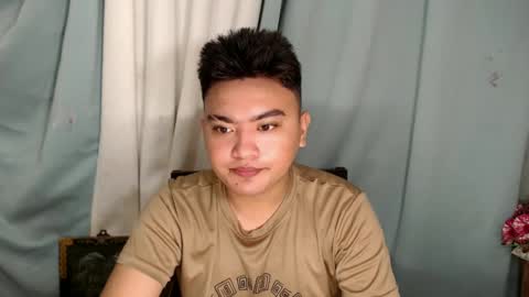 Snapshot of xxhotloyd_cummerx chatting on 01.04.25 Loyd online show from 01.04.25