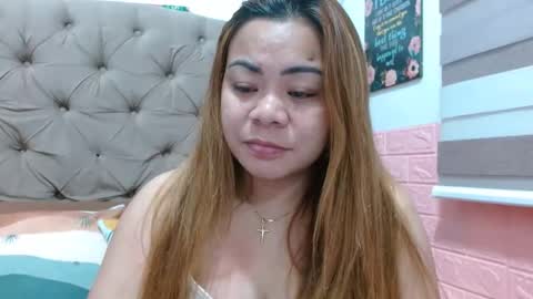 Snapshot of xxkryzelxx chatting on 03.06.25 Dhel online show from 03.06.25